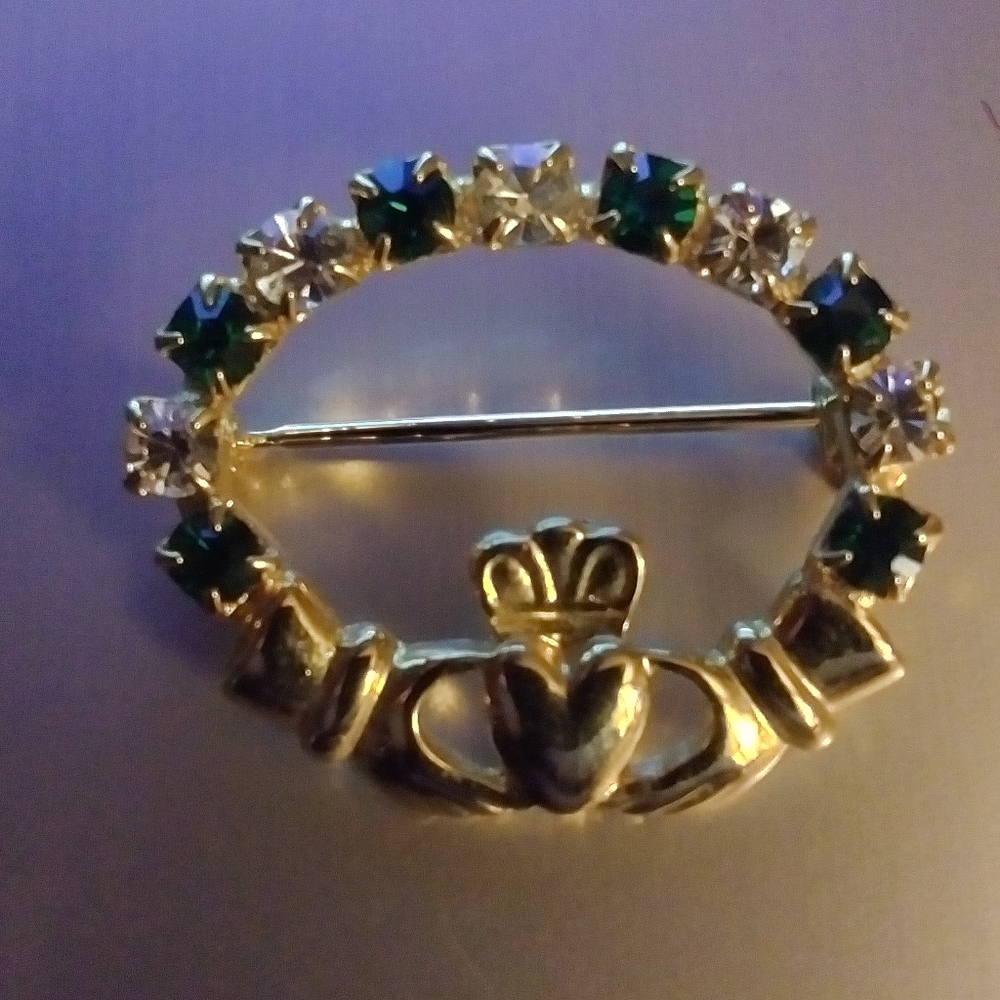 Vintage Claddaigh Diamond and emerald rhinestones brooch By Sol D'or